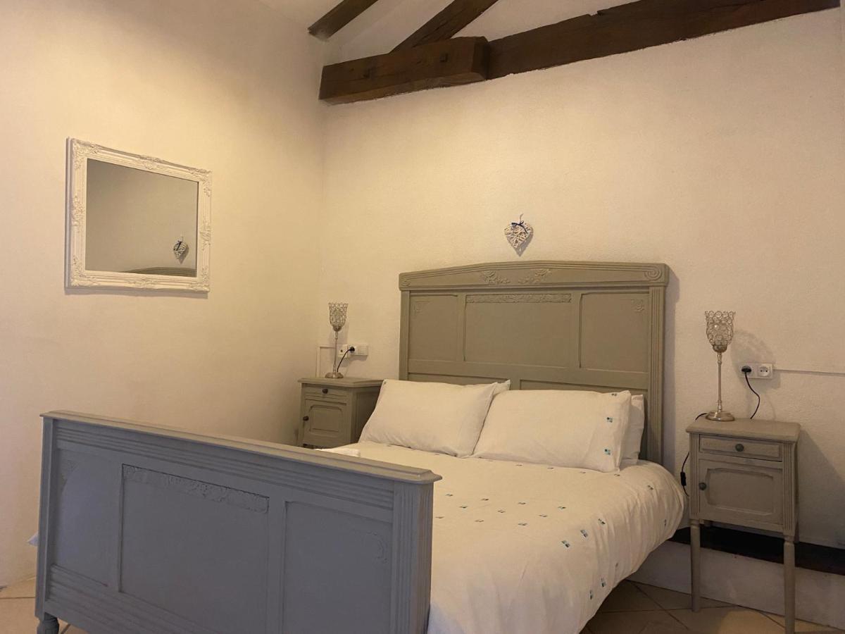 Fonclaire Holidays Mortemart Екстериор снимка