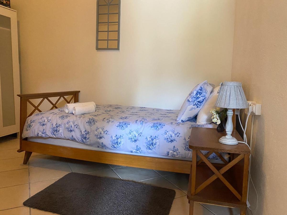 Fonclaire Holidays Mortemart Екстериор снимка