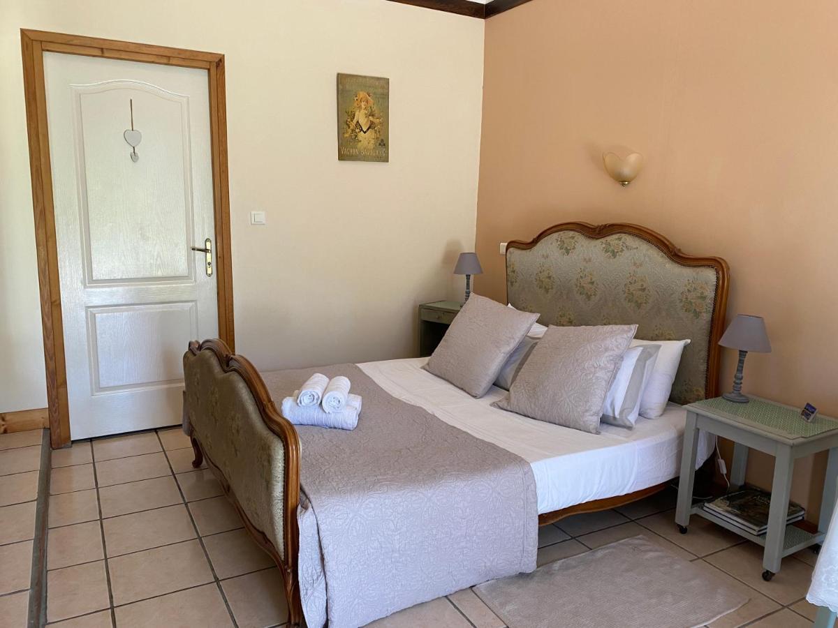 Fonclaire Holidays Mortemart Екстериор снимка